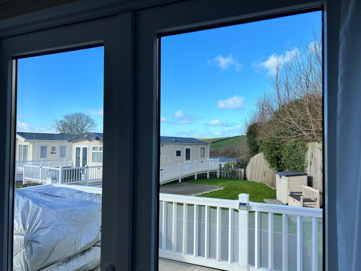 Mollys Retreat Pet Friendly Three Bed Caravan With Small Garden Newquay Bay Resort Quieter Area Of Park Экстерьер фото