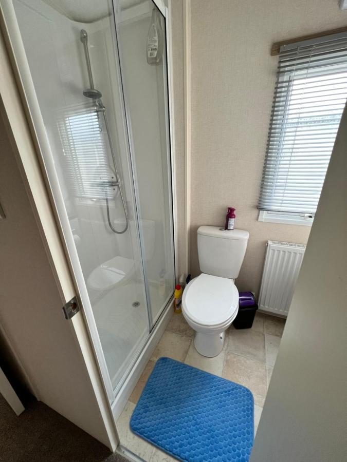 Mollys Retreat Pet Friendly Three Bed Caravan With Small Garden Newquay Bay Resort Quieter Area Of Park Экстерьер фото